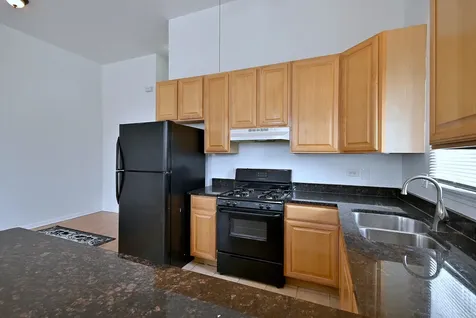 3324 East 136th Street Chicago IL 60633