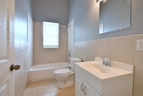 3324 East 136th Street Chicago IL 60633