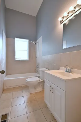 3324 East 136th Street Chicago IL 60633