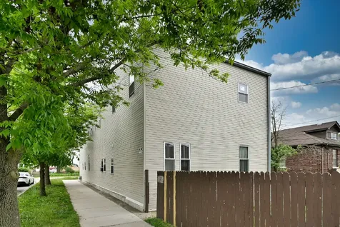 3324 East 136th Street Chicago IL 60633
