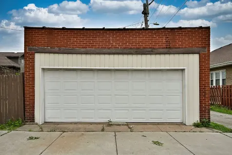 3324 East 136th Street Chicago IL 60633