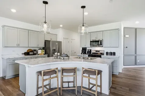 2046 Palmer Court Hoffman Estates IL 60169