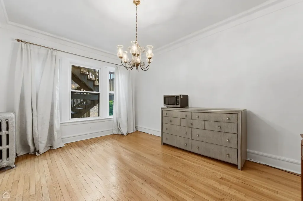 1233 East 53rd Street Chicago IL 60615