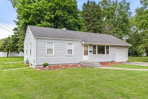 902 Laura Avenue Streator IL 61364
