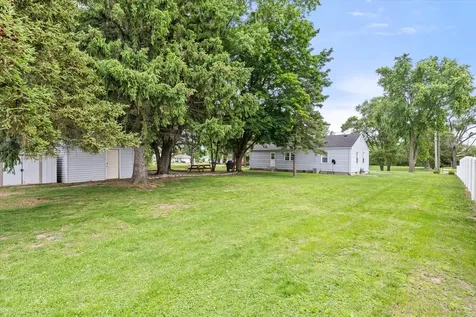 902 Laura Avenue Streator IL 61364