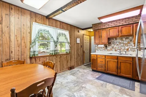 902 Laura Avenue Streator IL 61364