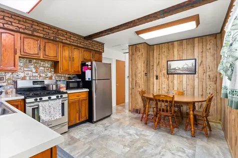 902 Laura Avenue Streator IL 61364