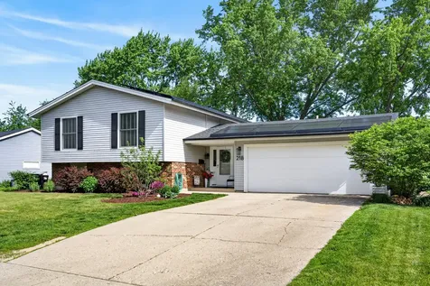 218 Wellington Drive Crystal Lake IL 60014