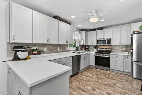 218 Wellington Drive Crystal Lake IL 60014