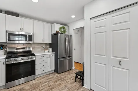 218 Wellington Drive Crystal Lake IL 60014