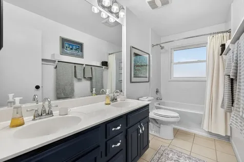 218 Wellington Drive Crystal Lake IL 60014