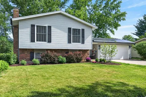 218 Wellington Drive Crystal Lake IL 60014