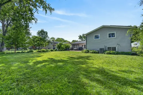 218 Wellington Drive Crystal Lake IL 60014