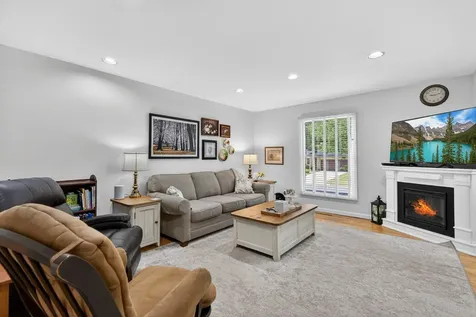 218 Wellington Drive Crystal Lake IL 60014