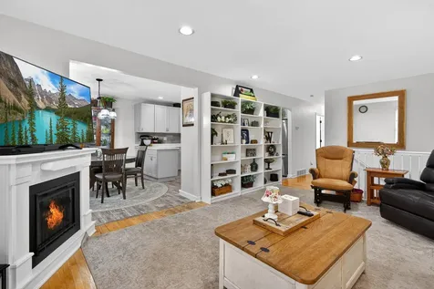 218 Wellington Drive Crystal Lake IL 60014