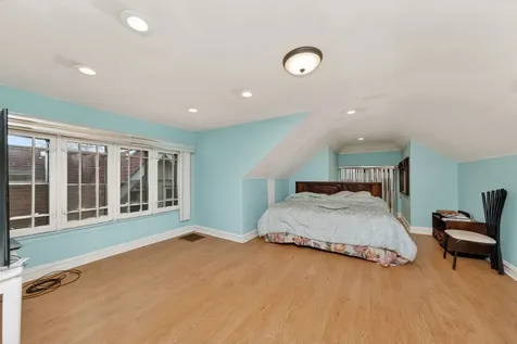 7717 South Luella Avenue Chicago IL 60649