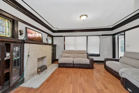 7717 South Luella Avenue Chicago IL 60649