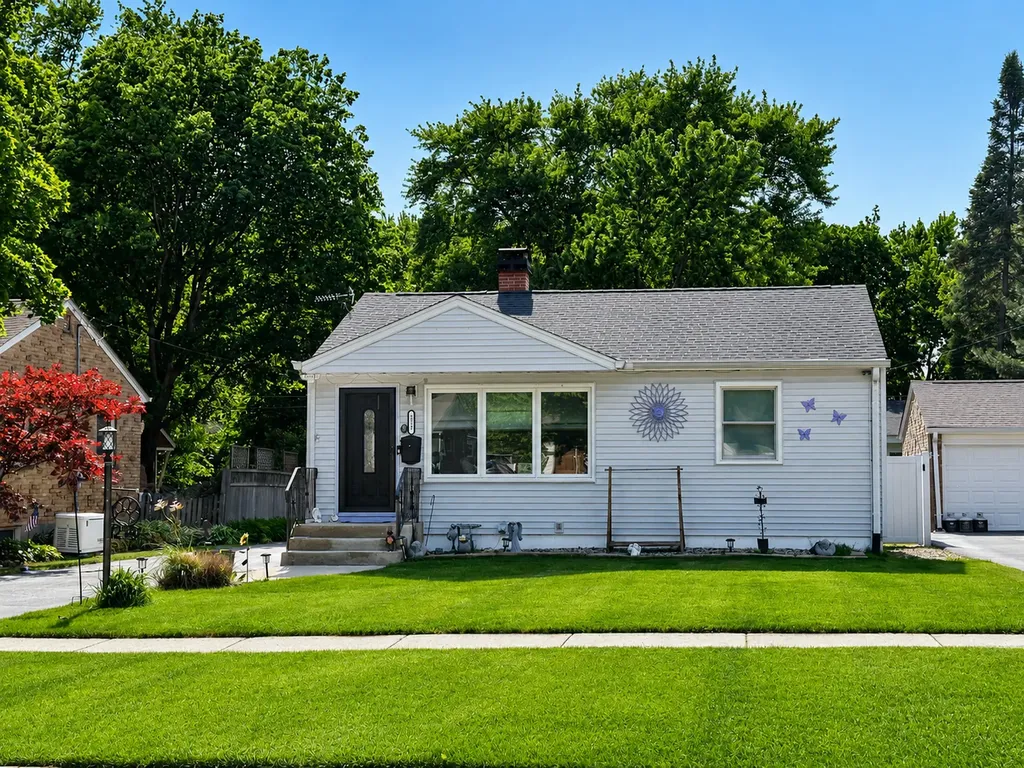 218 North Marion Avenue Bartlett IL 60103