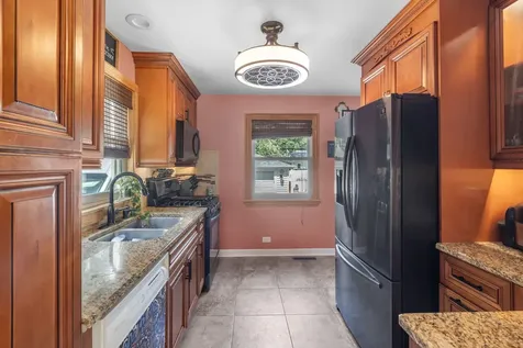 218 North Marion Avenue Bartlett IL 60103