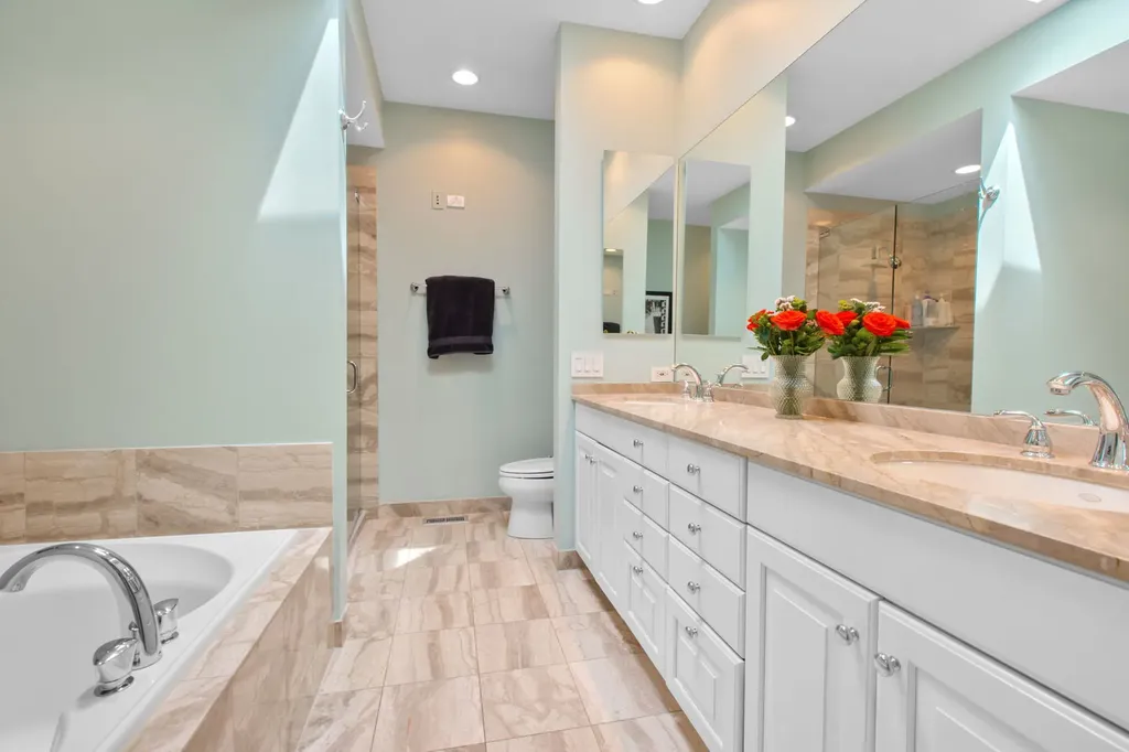 2751 North Greenview Avenue Chicago IL 60614