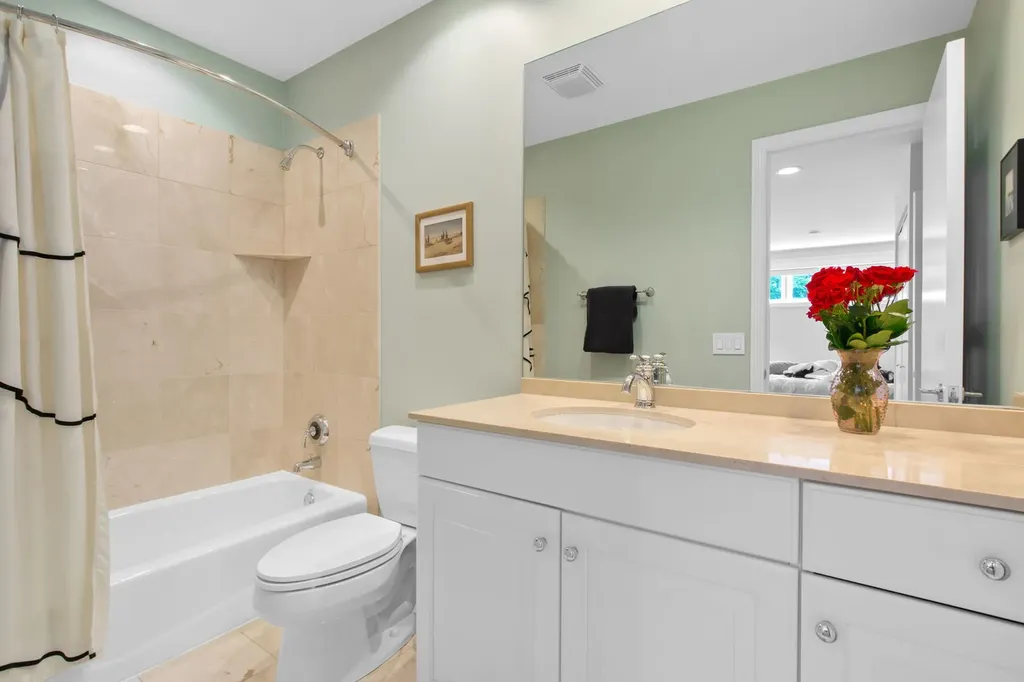 2751 North Greenview Avenue Chicago IL 60614