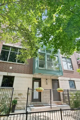 2751 North Greenview Avenue Chicago IL 60614