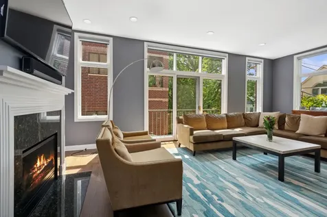 2751 North Greenview Avenue Chicago IL 60614