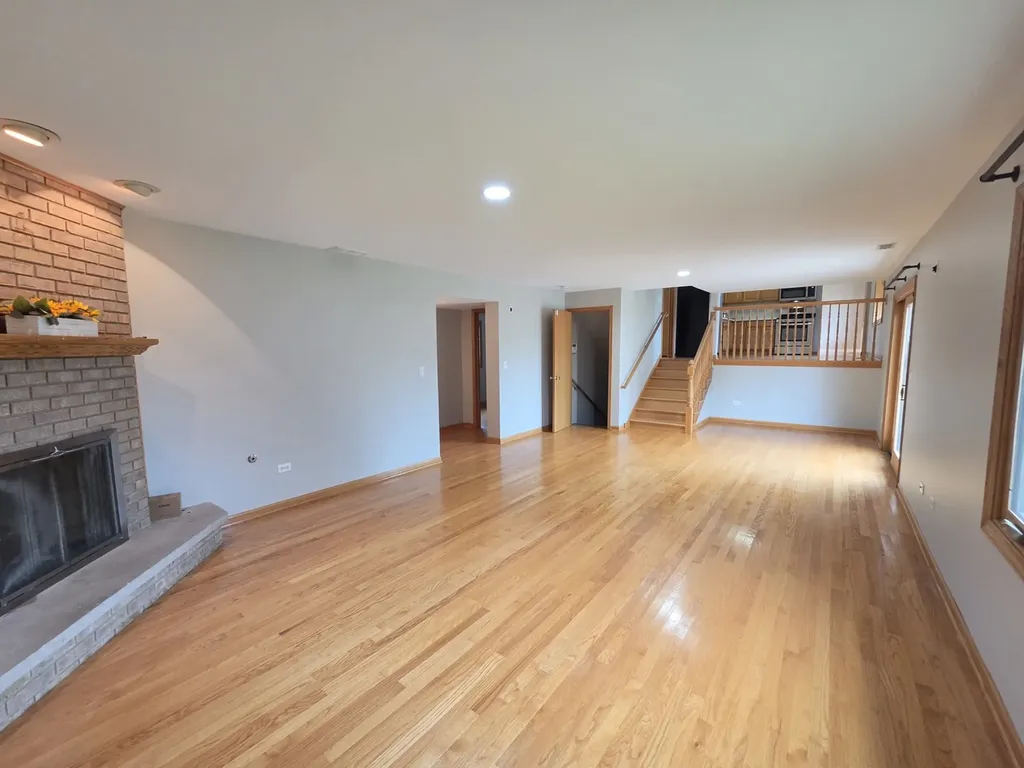 8112 Rutherford Drive Woodridge IL 60517