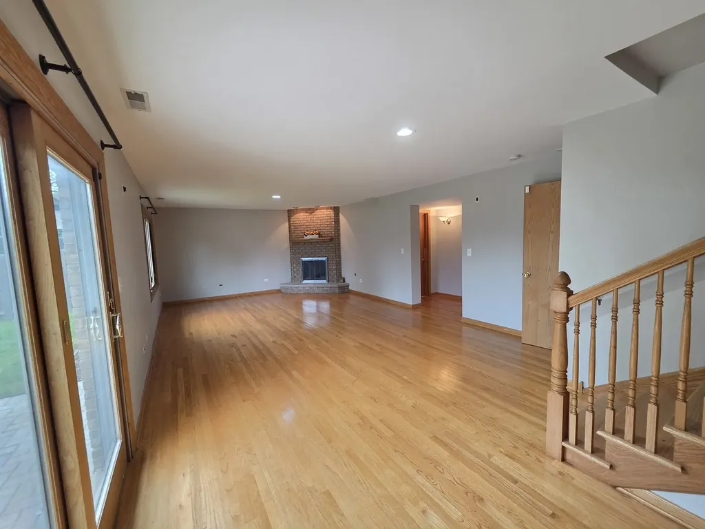 8112 Rutherford Drive Woodridge IL 60517