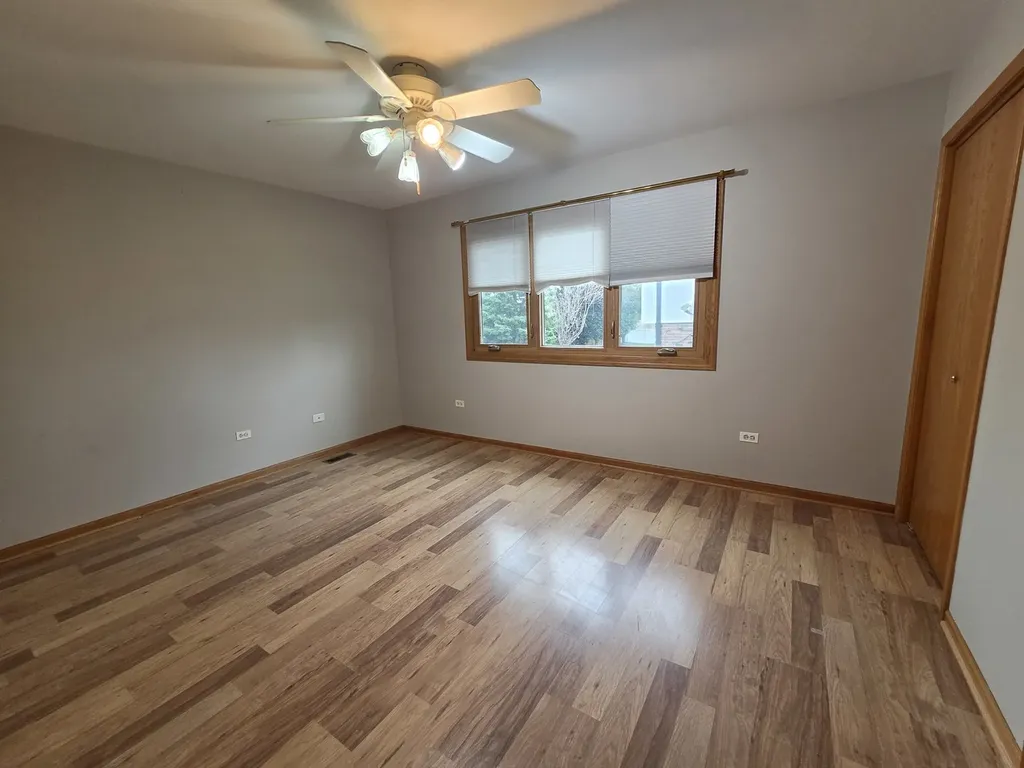 8112 Rutherford Drive Woodridge IL 60517