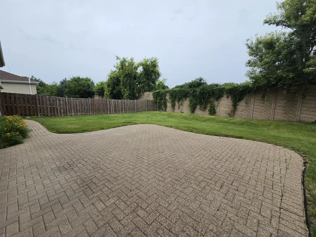 8112 Rutherford Drive Woodridge IL 60517