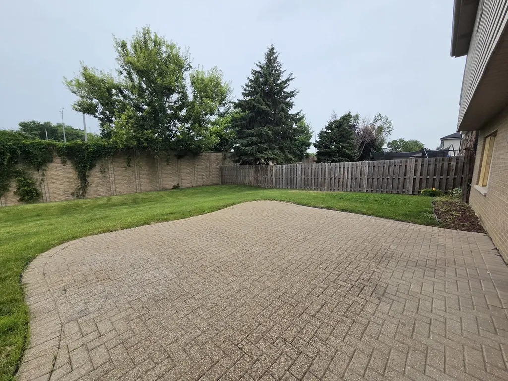 8112 Rutherford Drive Woodridge IL 60517
