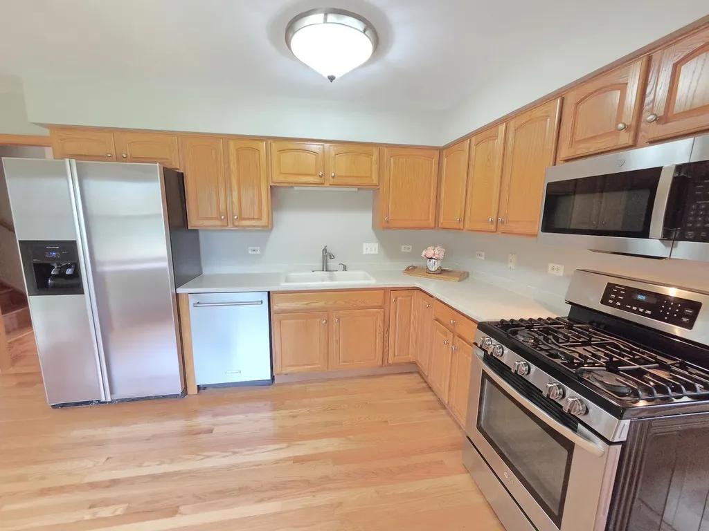8112 Rutherford Drive Woodridge IL 60517