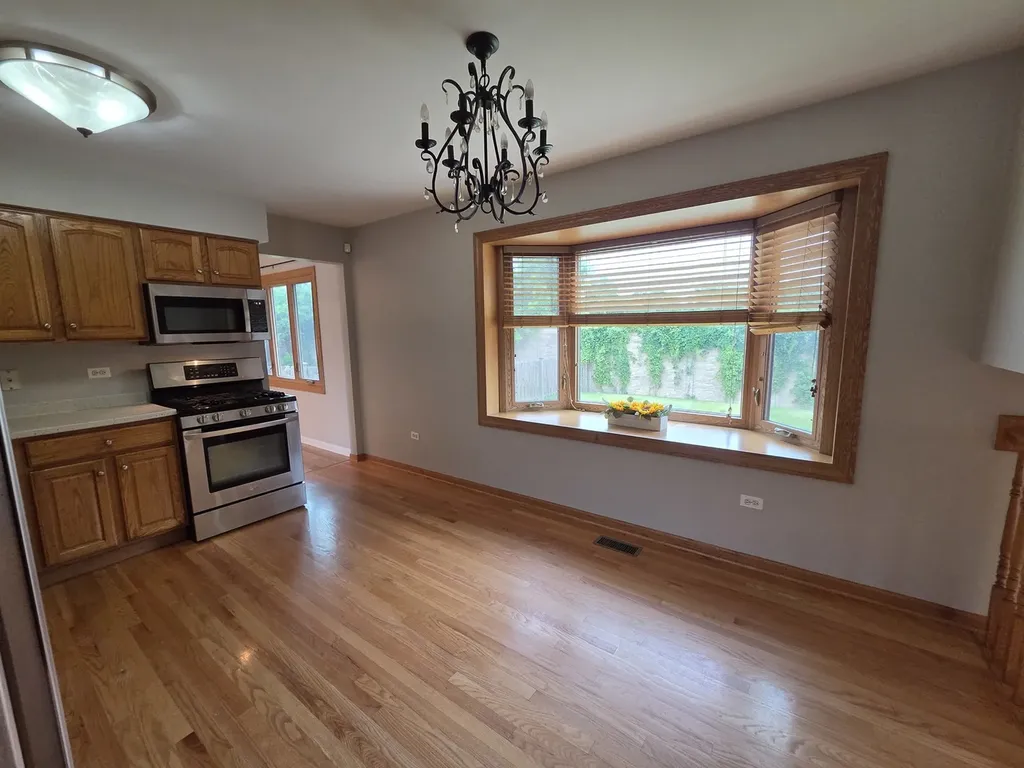8112 Rutherford Drive Woodridge IL 60517