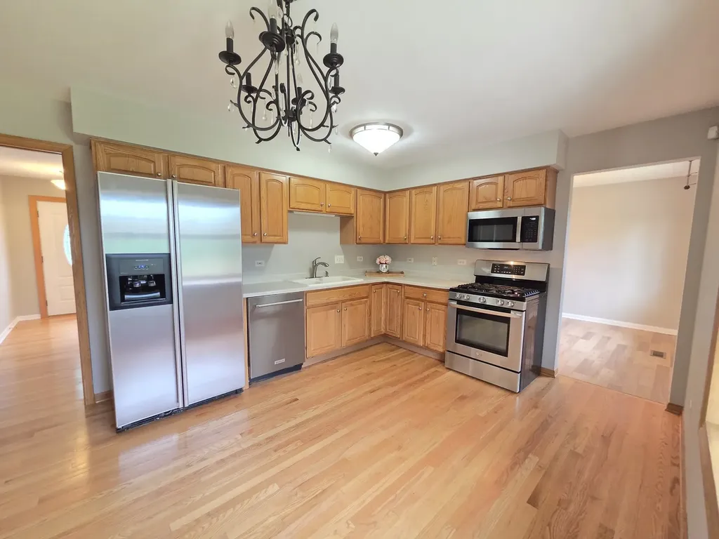 8112 Rutherford Drive Woodridge IL 60517