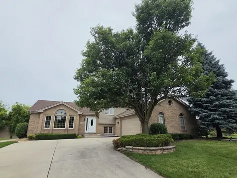 8112 Rutherford Drive Woodridge IL 60517
