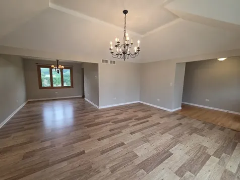 8112 Rutherford Drive Woodridge IL 60517