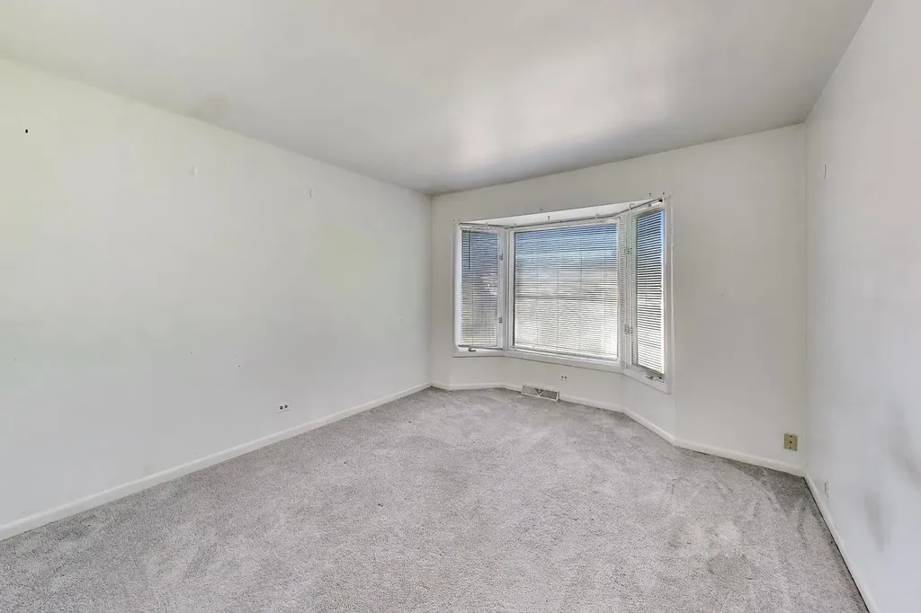 533 Thomas Road Bolingbrook IL 60440