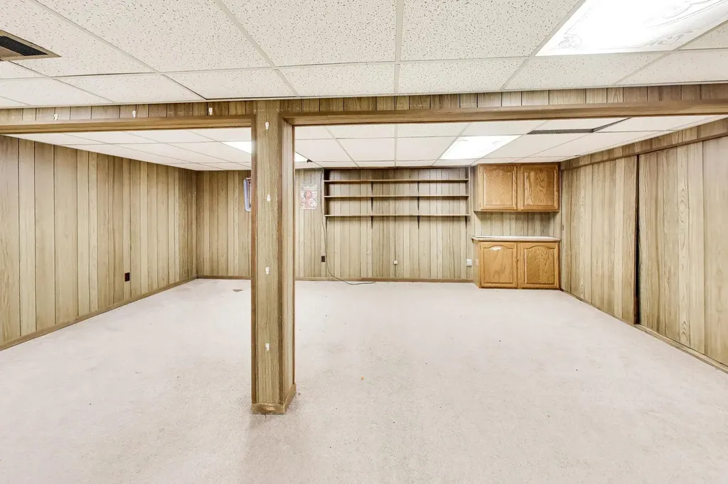 533 Thomas Road Bolingbrook IL 60440