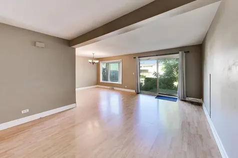 533 Thomas Road Bolingbrook IL 60440