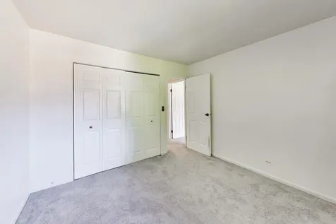 533 Thomas Road Bolingbrook IL 60440