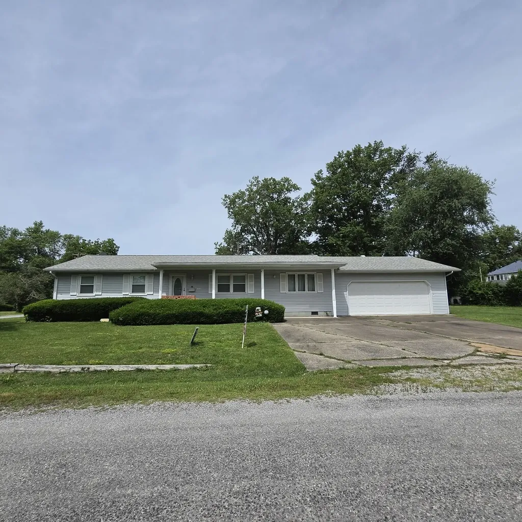 107 South 10th Street S Benton IL 62812