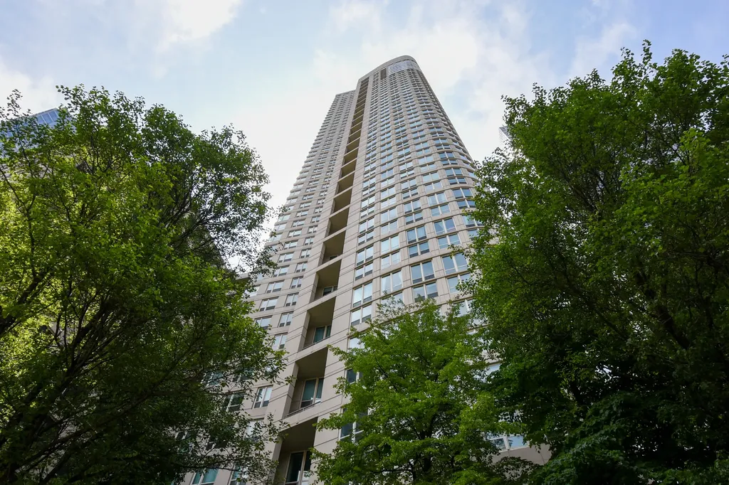 345 North La Salle Drive Chicago IL 60654