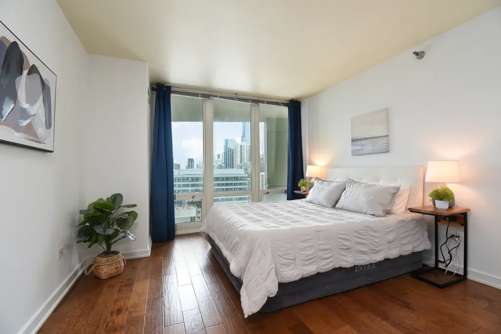 345 North La Salle Drive Chicago IL 60654