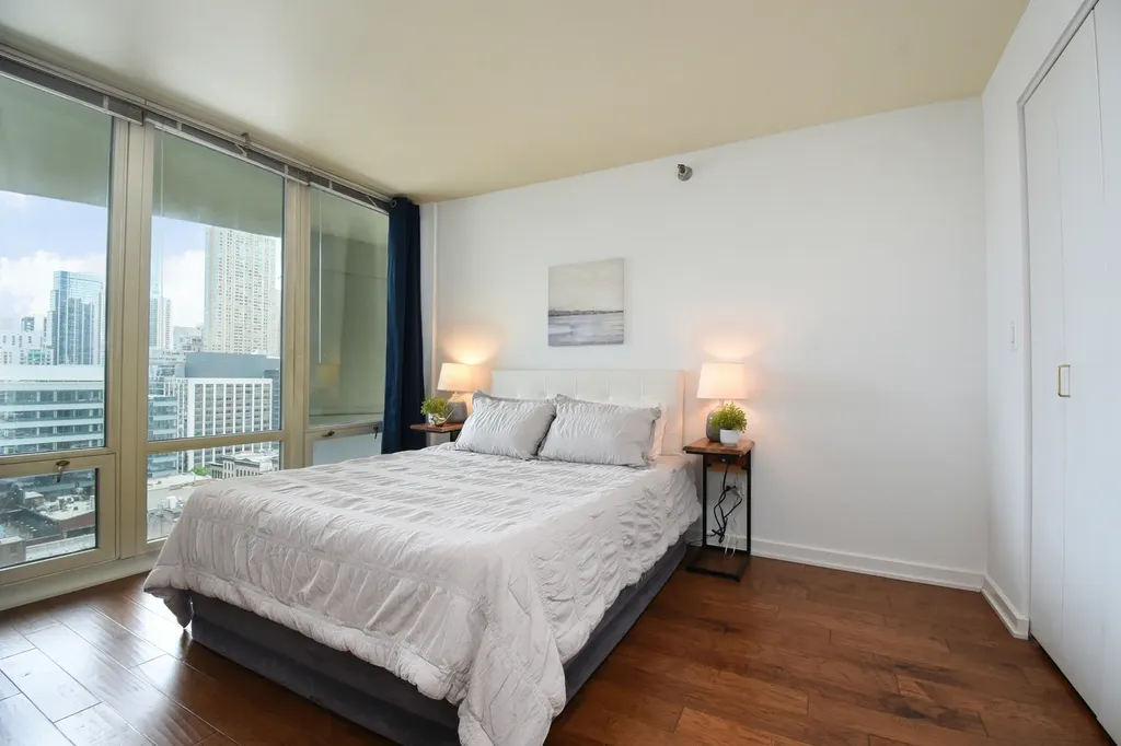 345 North La Salle Drive Chicago IL 60654