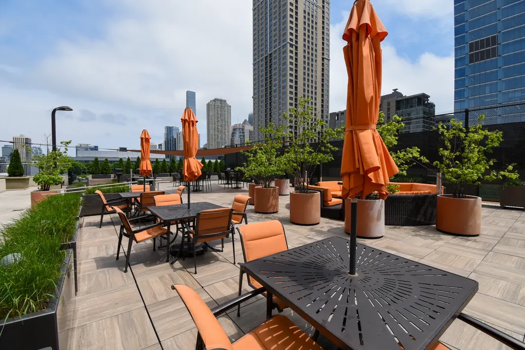 345 North La Salle Drive Chicago IL 60654