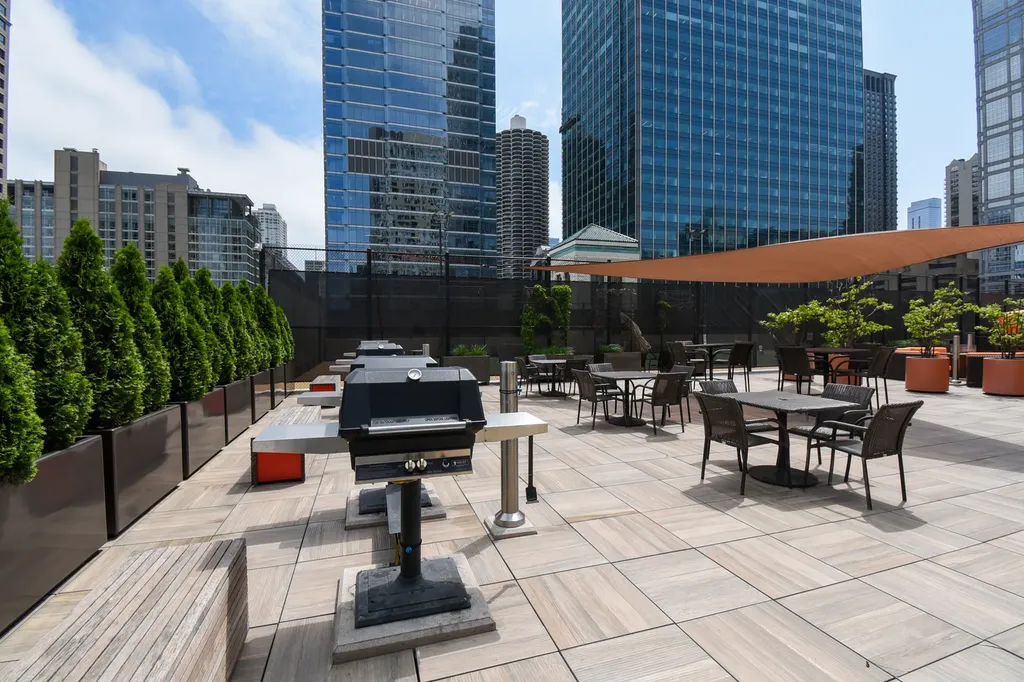 345 North La Salle Drive Chicago IL 60654