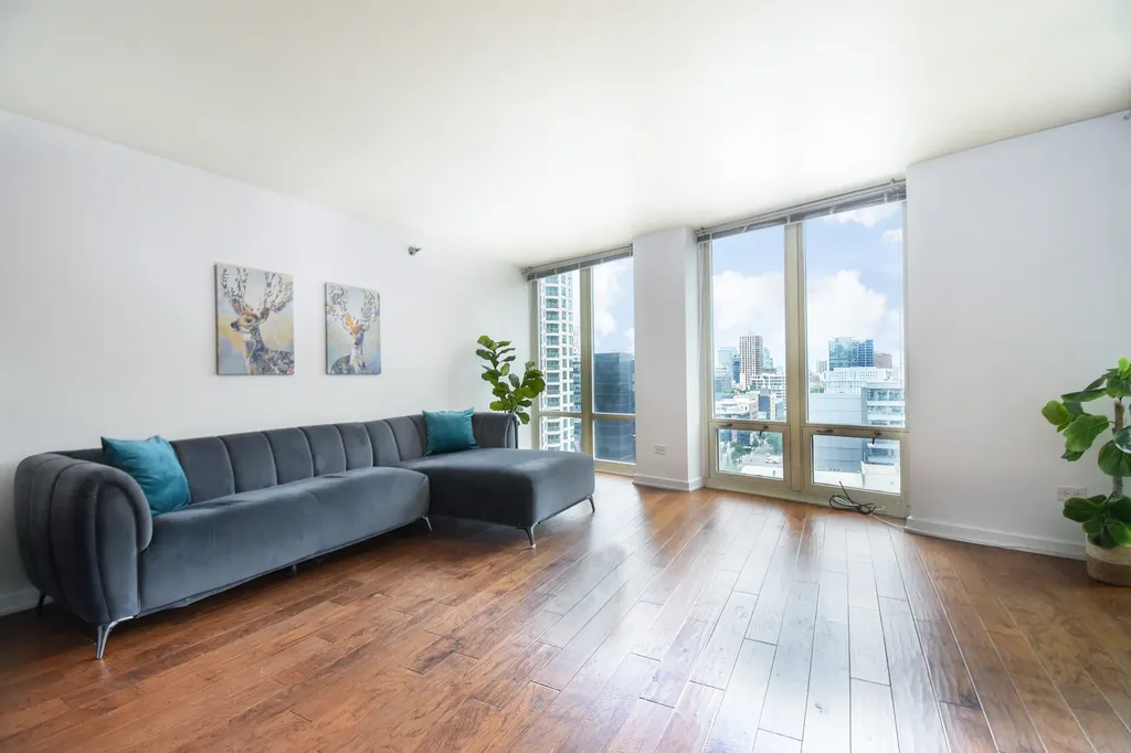 345 North La Salle Drive Chicago IL 60654