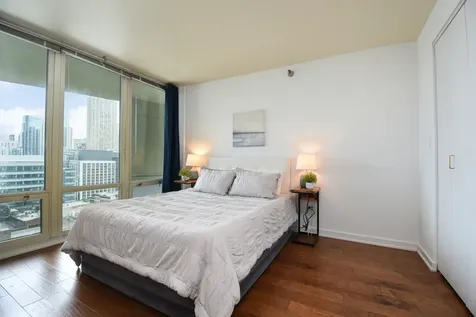345 North La Salle Drive Chicago IL 60654