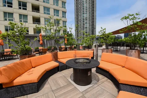 345 North La Salle Drive Chicago IL 60654